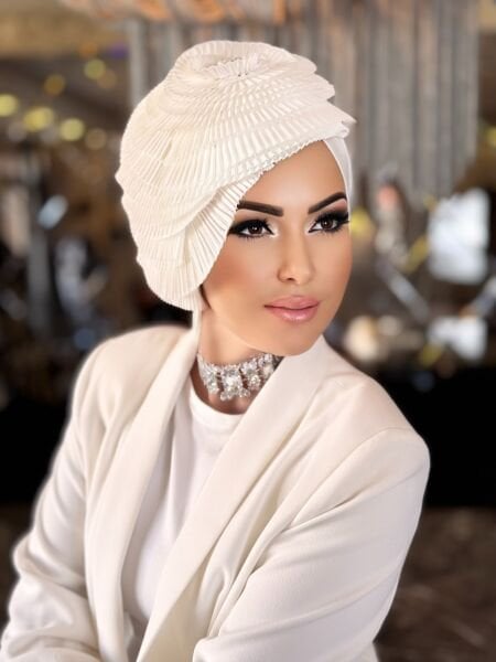 BEYAZ PİLİLİ TASARIM BONE