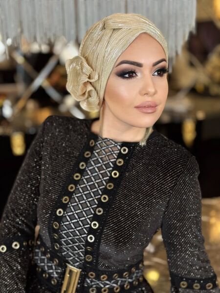 ALTIN SARISI JANJANLI ÇİFT ŞERİTLİ GÜLLÜ BONE