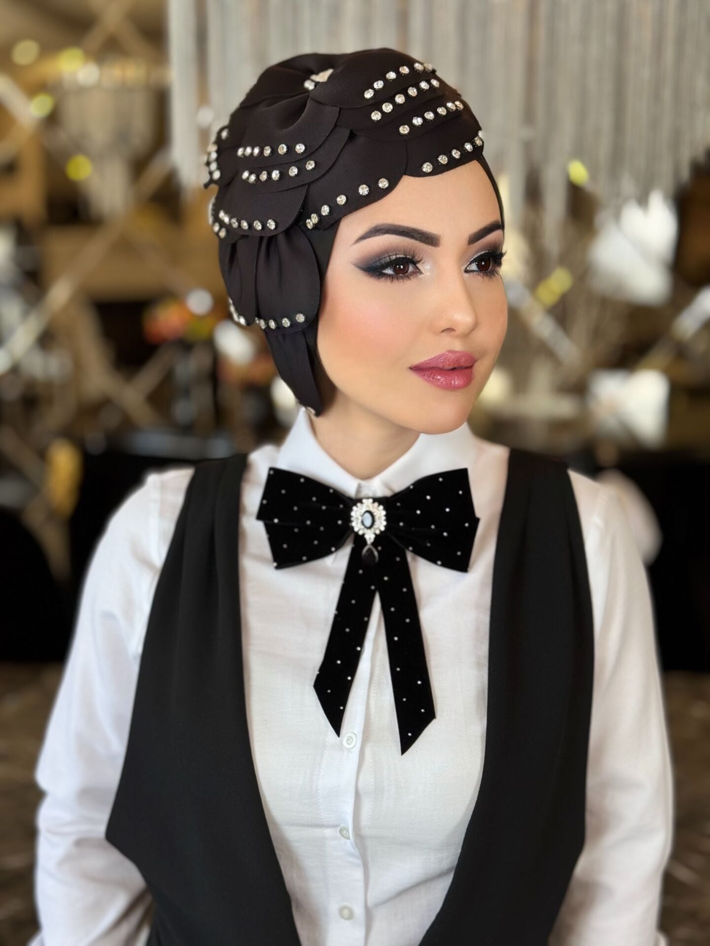 SİYAH TAŞLI KURDALE YAKA BROŞU
