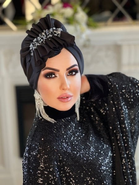 SİYAH GÜMÜŞ PAYETLİ FIRFIRLI BONE