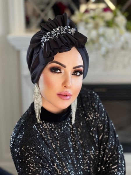 SİYAH GÜMÜŞ PAYETLİ FIRFIRLI BONE