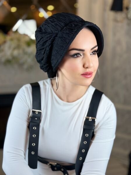 Siyah Floş Şapka Bone