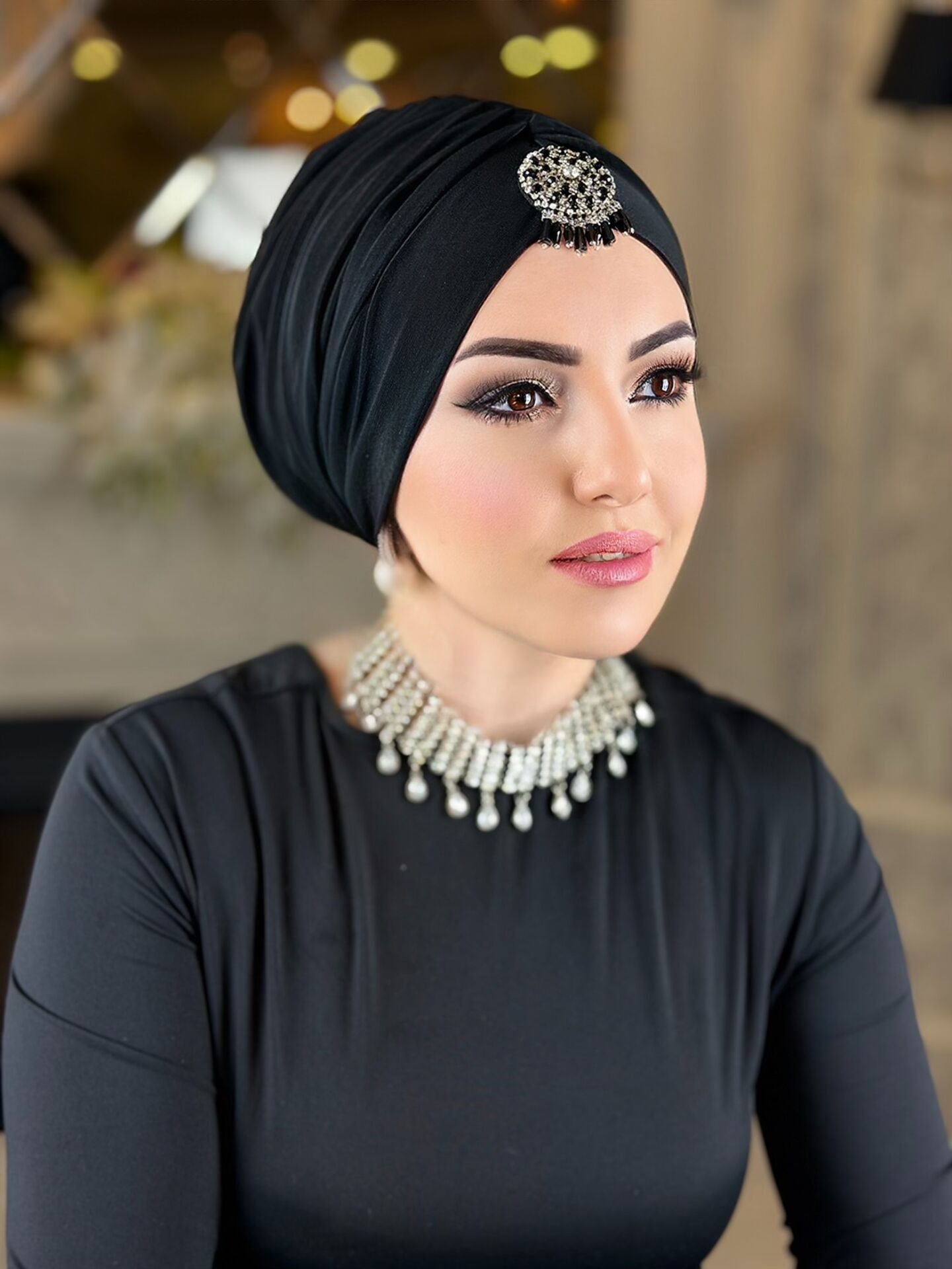 Siyah Önden Taşlı Dökümlü Bone