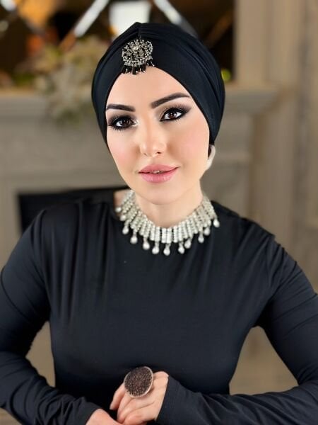 Siyah Önden Taşlı Dökümlü Bone