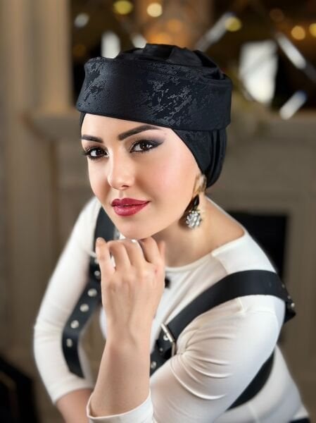 Siyah Madam Şapka Bone