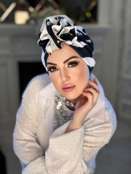 Siyah-Beyaz Büyük Gül Bone