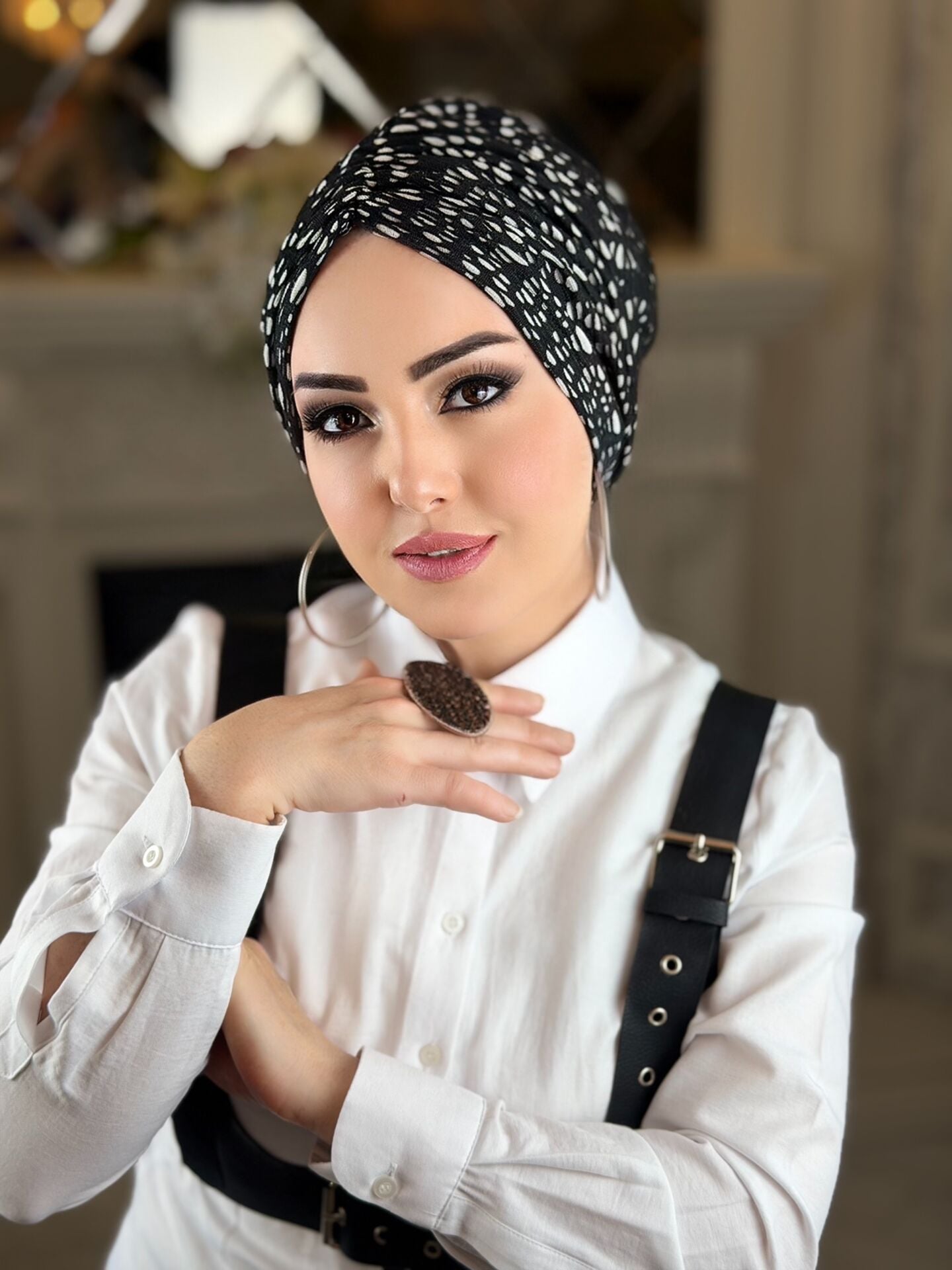 Siyah-Beyaz Fileli Dökümlü Bone