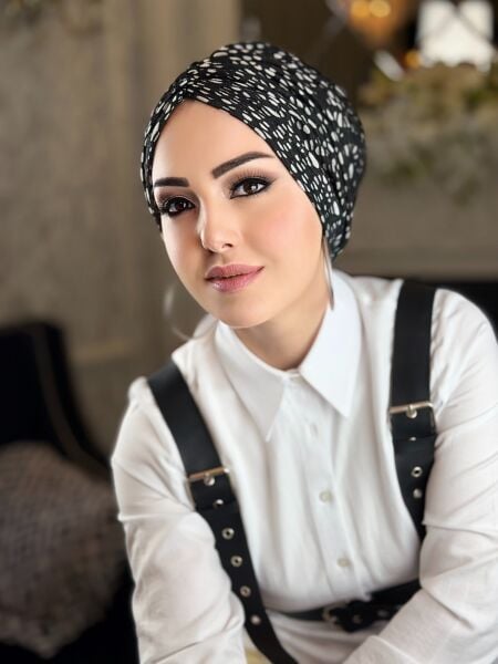 Siyah-Beyaz Fileli Dökümlü Bone