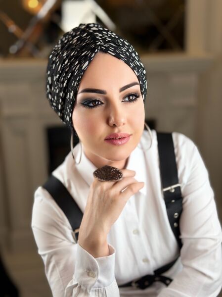 Siyah-Beyaz Fileli Dökümlü Bone