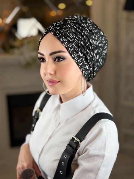 Siyah-Beyaz Fileli Dökümlü Bone