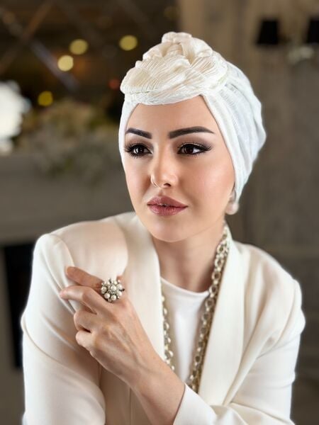 Beyaz Burgu Bone