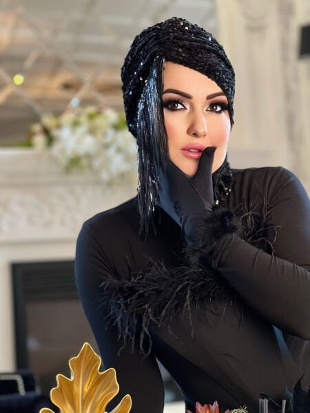 KADİFE PAYETLİ PÜSKÜLLÜ BONE
