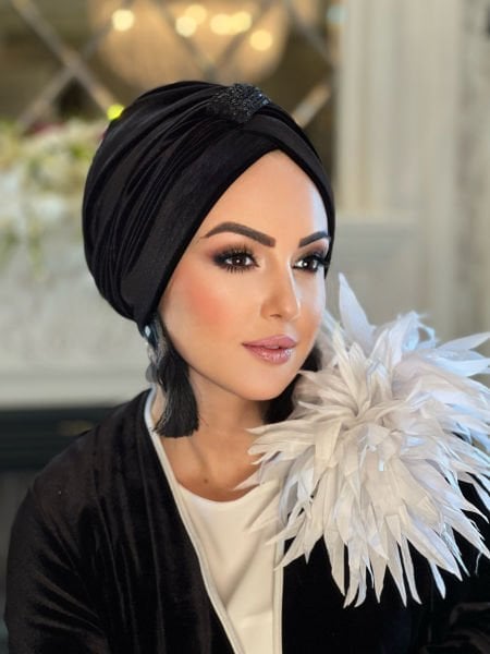 İTHAL KADİFE SİYAH ÇAPRAZ BONE