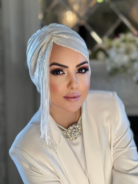 WHITE SEQUINED TASSEL BONNET