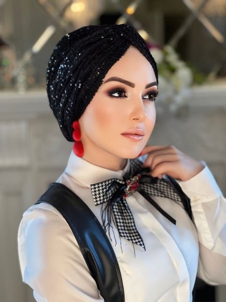 BLACK SEQUINED KNOT BONNET
