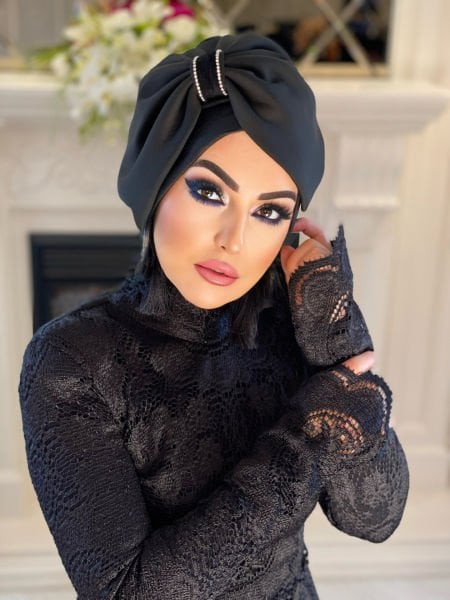 BLACK STONE RIBBON BONNET