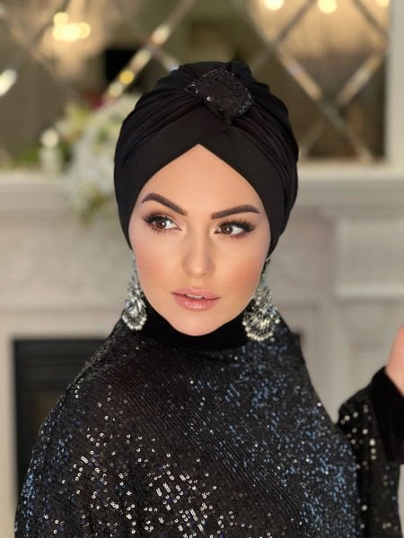 SİYAH PAYETLİ ÇAPRAZ BONE