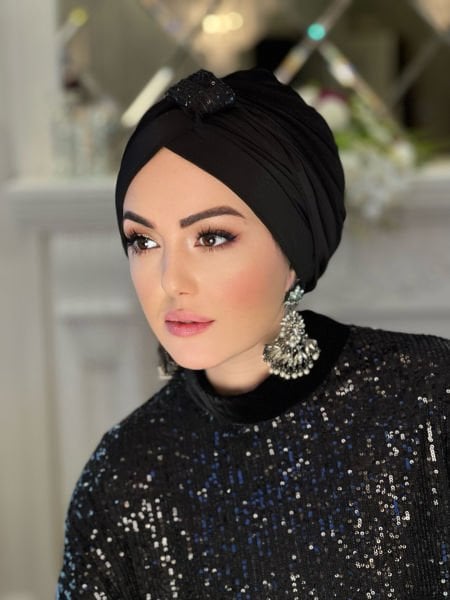 SİYAH PAYETLİ ÇAPRAZ BONE
