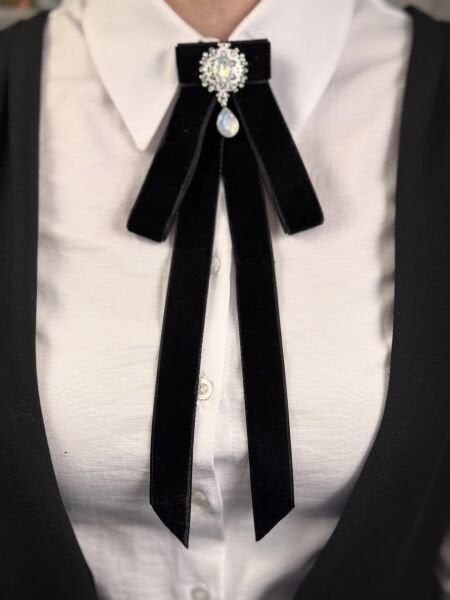 BLACK LACE FRAME ROSE BROOCH