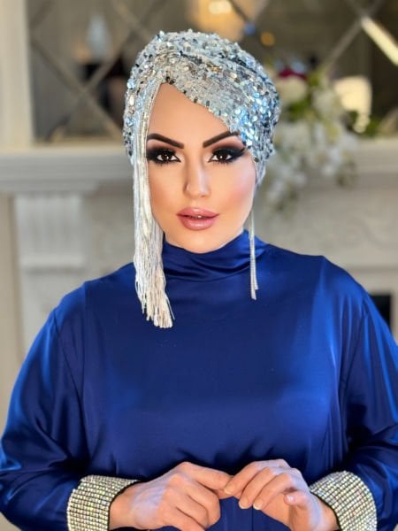 SILVER SEQUINED TASSEL BONNET