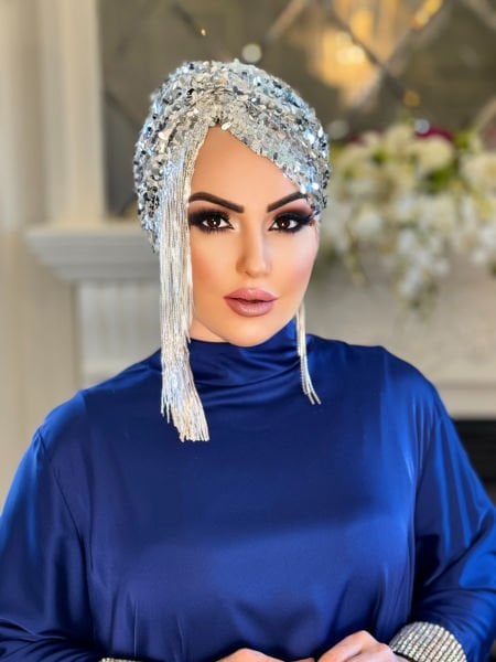 SILVER SEQUINED TASSEL BONNET