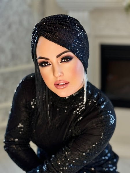 SİYAH PAYETLİ YANDAN PÜSKÜLLÜ BONE