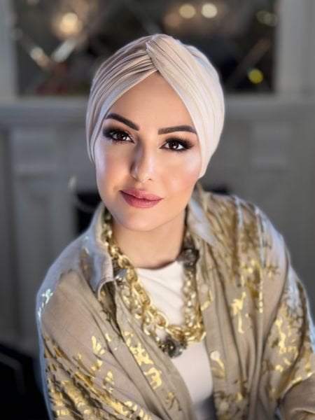 BEIGE KNOT BONNET