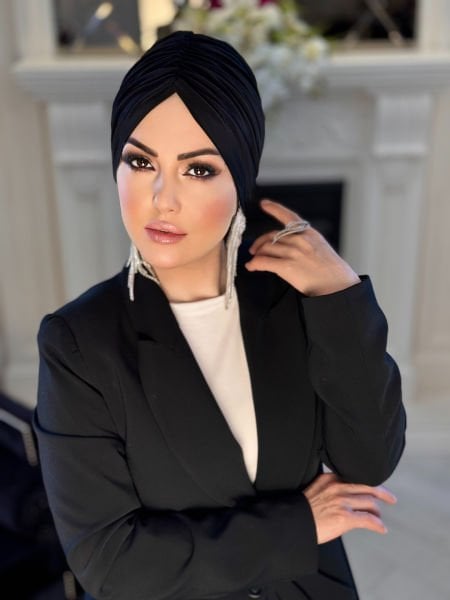 BLACK FOLDED BONNET