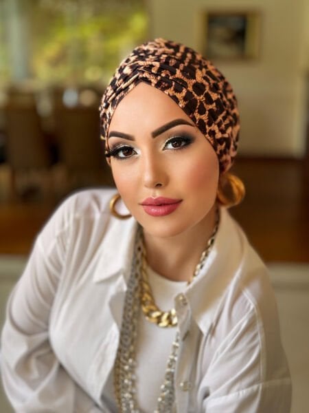 BROWN LEOPARD PATTERNED FLOWING BONNET