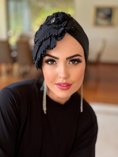 BLACK FLORAL DESIGN BONNET