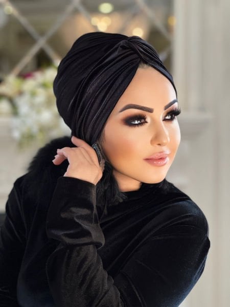 BLACK VELVET KNOT BONNET