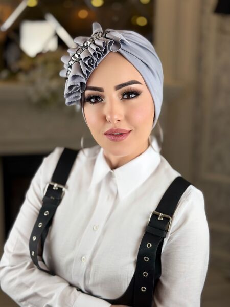 Gri Gümüş Payetli Yandan Fırfırlı Bone