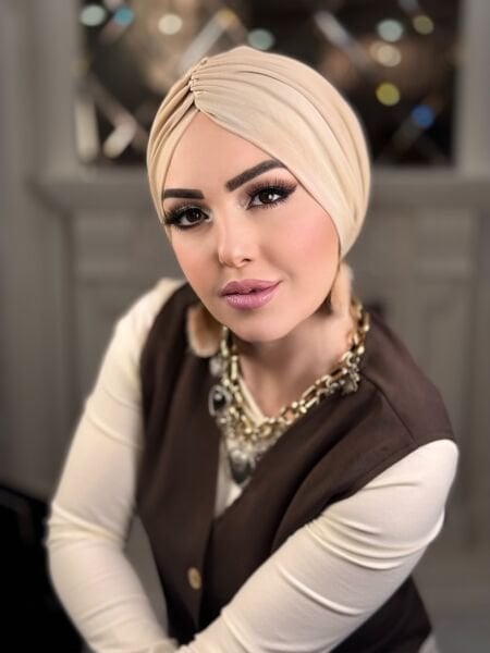 CREAM CAST BONNET
