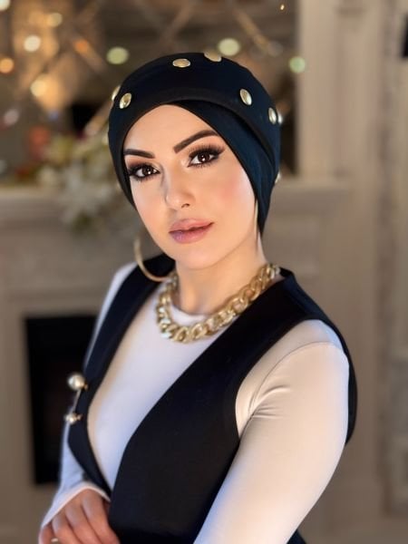 SİYAH GOLD DÜĞME AKSESUARLI BONNET BONE