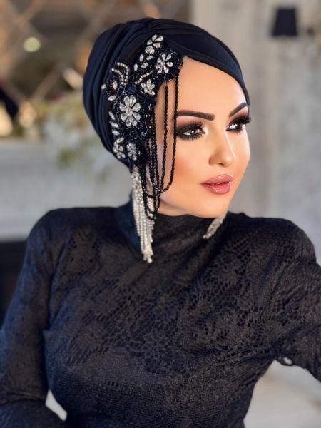 BLACK STONE SIDE TASSEL BONNET