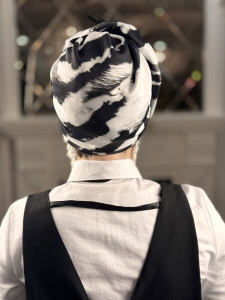 SİYAH BEYAZ MADAM ŞAPKA BONE