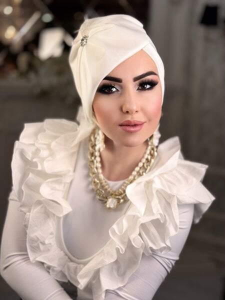 BEYAZ MADAM ŞAPKA BONE