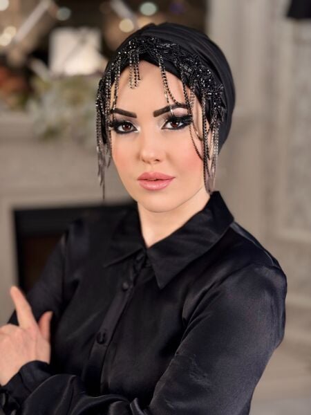 SİYAH ÖNDEN PÜSKÜLLÜ TAŞLI BONE